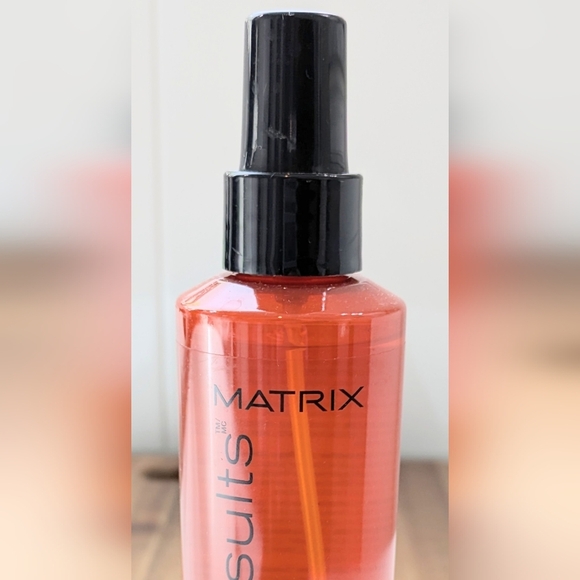 Matrix total results mega sleek iron smoother, 8.5 fluid oz - Picture 4 of 9